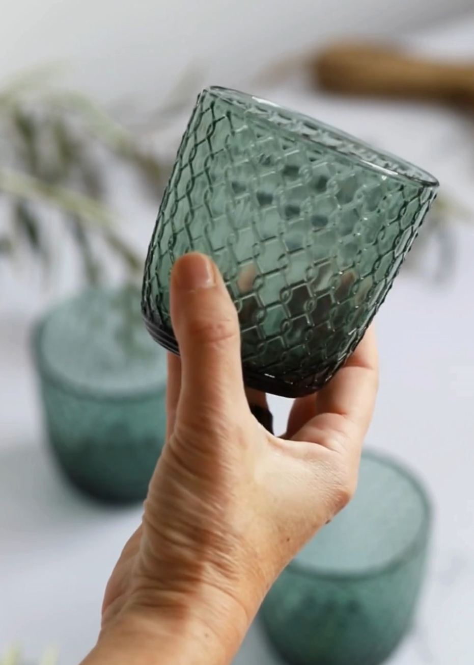 Set mit 6 olivgrünen Textures-Gläsern