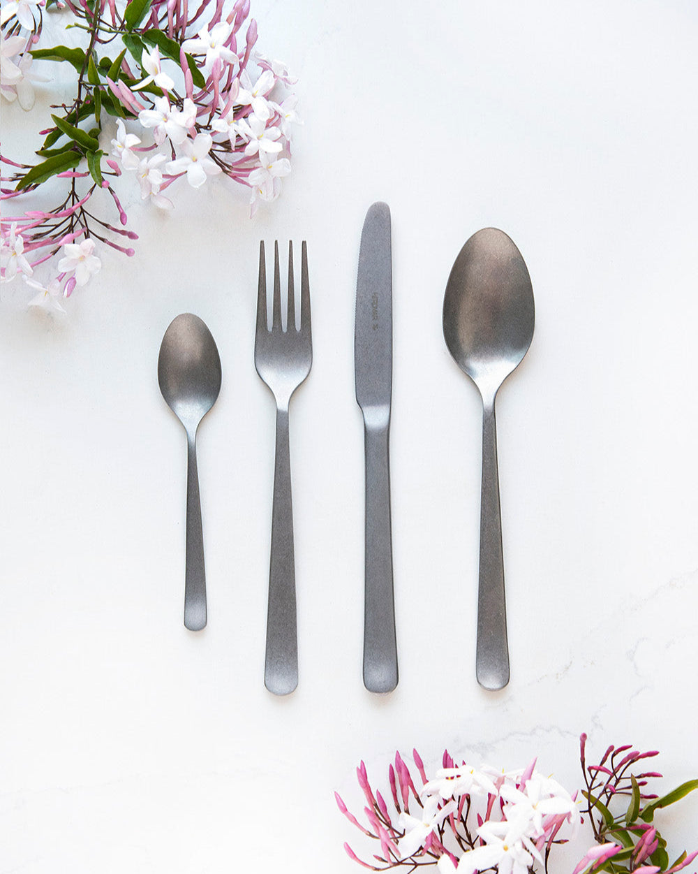 Tribeca Vintage 24-piece cutlery set